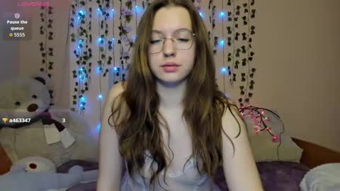 Vivian online show from 10.10.25