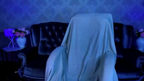 Snapshot of shame_lesss chatting on 10.24.25 Lessi online show from 10.24.25