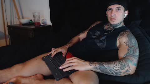 Snapshot of shane_clay chatting on 12.04.24 Shane online show from 12.04.24