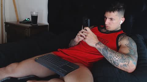 Snapshot of shane_clay chatting on 12.05.24 Shane online show from 12.05.24