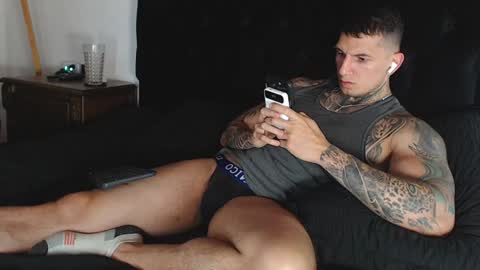 Snapshot of shane_clay chatting on 12.06.24 Shane online show from 12.06.24