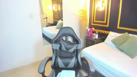 Shanel online show from 02.04.26