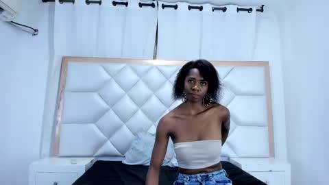 S H A N E L L E   online show from 11.03.25