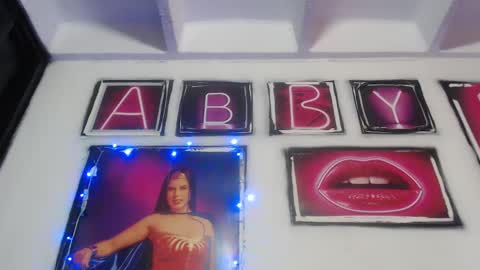 Shanell Moore online show from 02.05.25