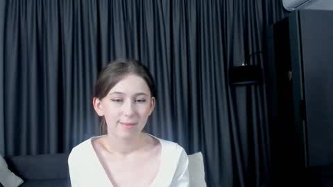 me name is Mia online show from 12.21.25