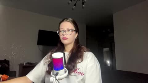Snapshot of shannanwonnacott chatting on 10.23.25 Lissa online show from 10.23.25