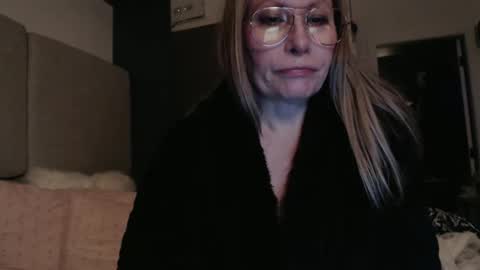 Snapshot of shannon07 chatting on 01.01.25 Shannon07 online show from 01.01.25