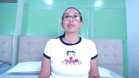 Snapshot of shanon_mature_ chatting on 02.09.25 Shanon online show from 02.09.25