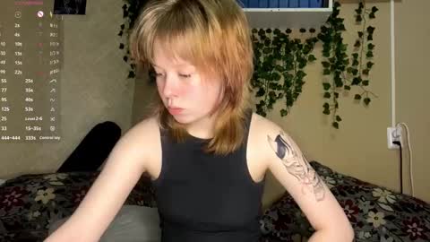 Snapshot of shantaeburleson chatting on 11.04.25 Kristin online show from 11.04.25