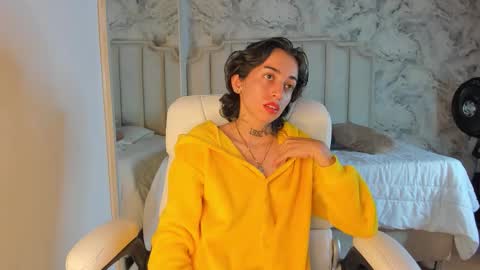 Snapshot of shantal_thompson21 chatting on 11.01.25 Shantal online show from 11.01.25