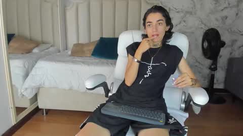 Snapshot of shantal_thompson21 chatting on 11.07.25 Shantal online show from 11.07.25