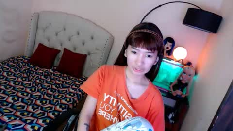 SHANTA FOX  s online show from 10.29.25