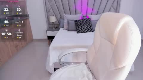 Shantall wills online show from 10.17.25