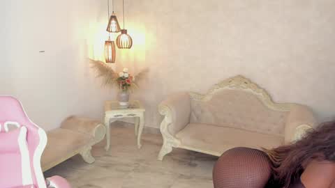 Snapshot of shantallknowless chatting on 12.16.24 ShantallKnowles online show from 12.16.24