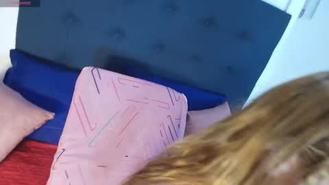 shantallvegga1 online show from 10.03.25