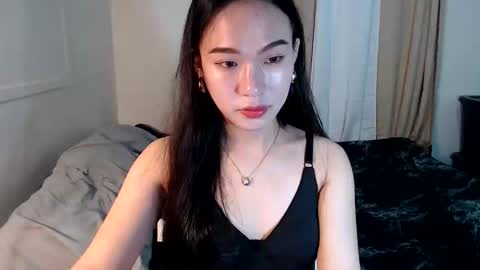 Snapshot of shantel_xx chatting on 10.01.25 Shantel online show from 10.01.25