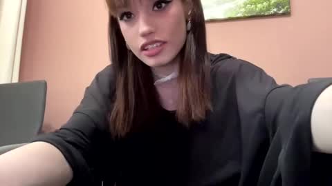 Snapshot of shareecacciatore chatting on 05.24.26 Kira online show from 05.24.26
