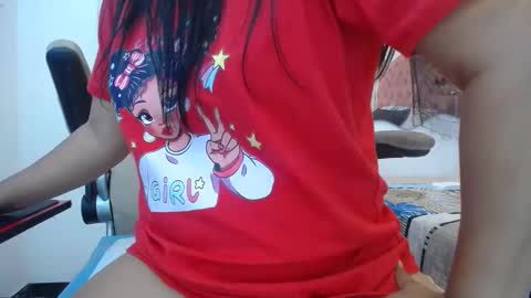 Snapshot of sharick_greco chatting on 10.21.25 SHARICK online show from 10.21.25