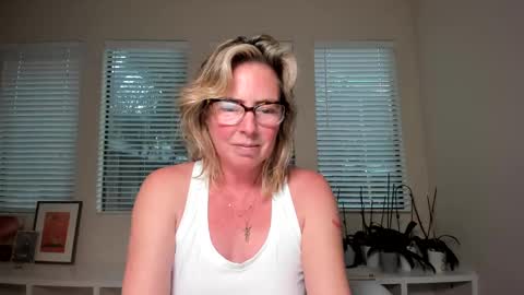 Sharkgirl online show from 12.27.24