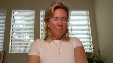 Sharkgirl online show from 12.28.24