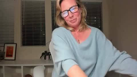 Sharkgirl online show from 01.14.25