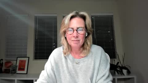 Sharkgirl online show from 01.16.25