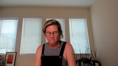 Sharkgirl online show from 02.02.25