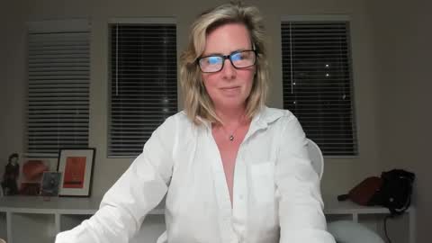 Sharkgirl online show from 02.26.25