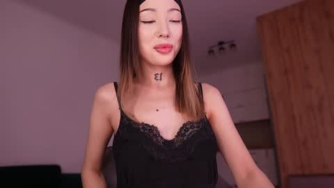 Snapshot of sharlin_13 chatting on 02.21.26 Sharlin online show from 02.21.26