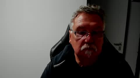 sharlots_pet online show from 04.21.26