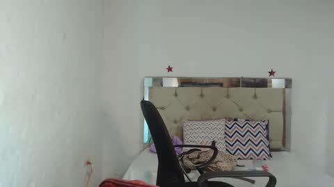 Snapshot of sharlotte__jones chatting on 01.11.25 Sara online show from 01.11.25