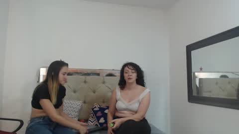 Snapshot of sharlotte__jones chatting on 01.15.25 Sara online show from 01.15.25