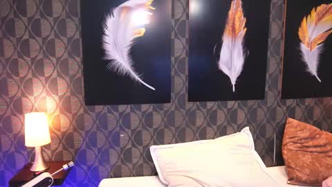 Snapshot of sharomross chatting on 02.13.26 Sharom online show from 02.13.26