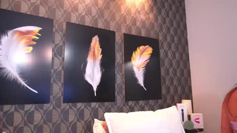 Snapshot of sharomross chatting on 02.19.26 Sharom online show from 02.19.26