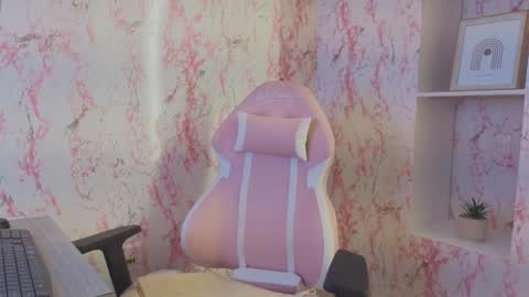 Sharon Curvvy online show from 10.17.25