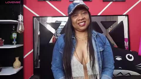 Snapshot of sharon_noa chatting on 02.11.26 Sharon Noa online show from 02.11.26