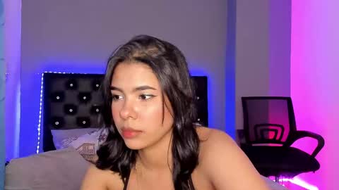 Snapshot of sharonstar13 chatting on 02.11.25 Sharon Star online show from 02.11.25