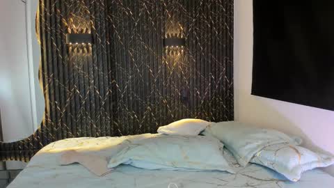 SHARON TAYLOR online show from 11.05.25