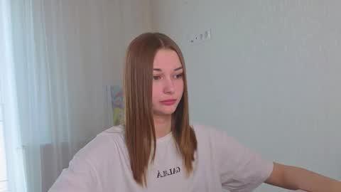 Snapshot of sharrimalagisi chatting on 10.04.25 Miroslava online show from 10.04.25