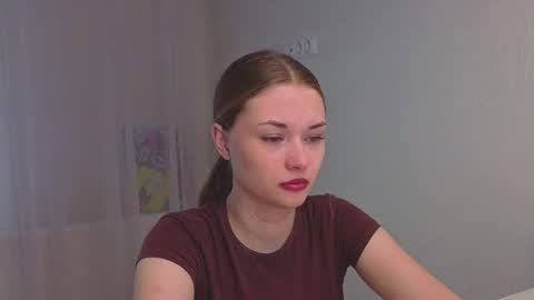 Snapshot of sharrimalagisi chatting on 10.18.25 Miroslava online show from 10.18.25