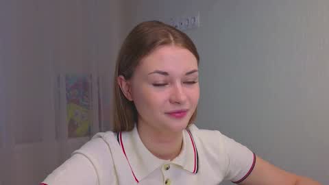 Snapshot of sharrimalagisi chatting on 10.19.25 Miroslava online show from 10.19.25