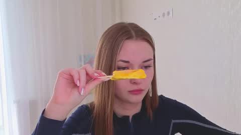 Snapshot of sharrimalagisi chatting on 10.20.25 Miroslava online show from 10.20.25