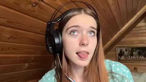 Snapshot of shavonflosi chatting on 07.19.26 Maria online show from 07.19.26