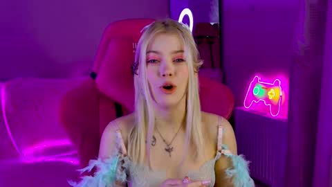 Lola online show from 02.20.25