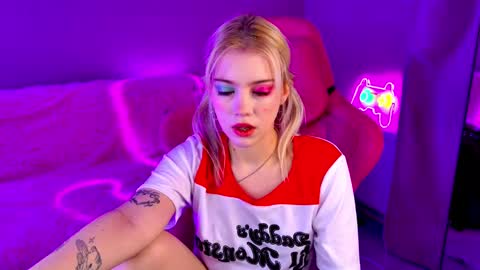 Lola online show from 02.28.25