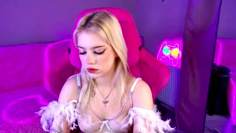 Lola online show from 03.03.25