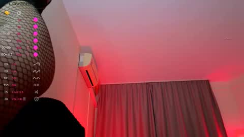 Snapshot of shayloren chatting on 10.21.25 Shay online show from 10.21.25