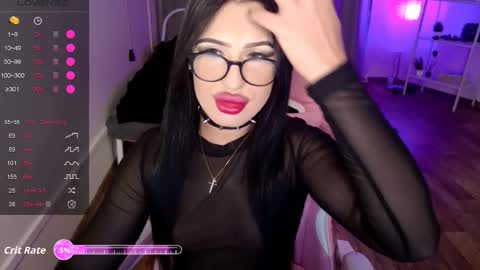 Snapshot of shayloren chatting on 11.11.25 Shay online show from 11.11.25