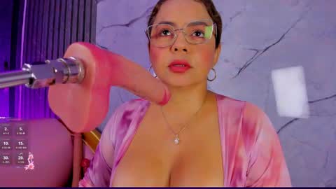 Snapshot of shayra_boobs2 chatting on 06.10.26 shayra_boobs2 online show from 06.10.26