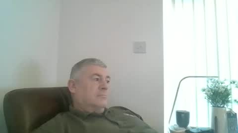 Snapshot of she52 chatting on 12.23.24 she52 online show from 12.23.24